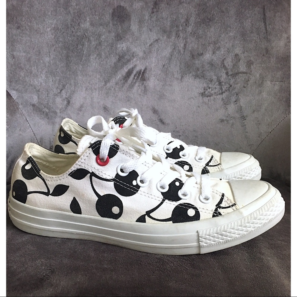 Converse Chuck Taylor Cherry Low Tops